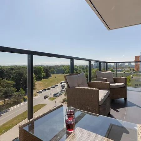 Sea Waves With Park View By Renters *