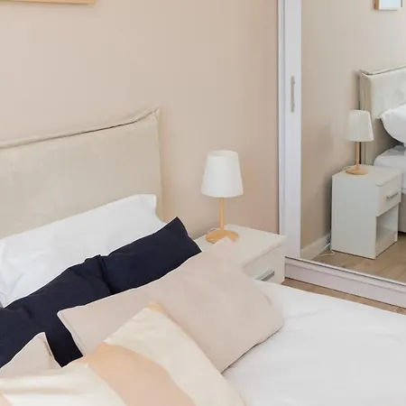 Apartment Sea Waves With Park View By Renters