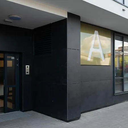 Sea Waves With Park View By Renters