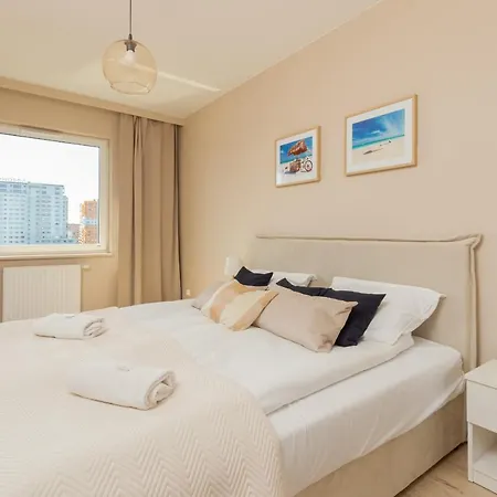 Sea Waves With Park View By Renters Lägenhet *