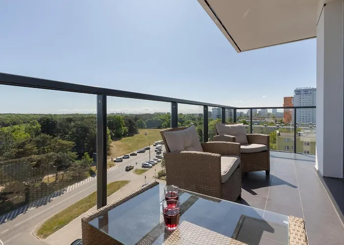 Sea Waves With Park View By Renters *