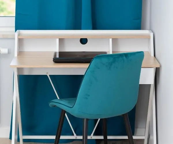 Sea Waves With Park View By Renters