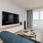 Sea Waves With Park View By Renters Apartman *